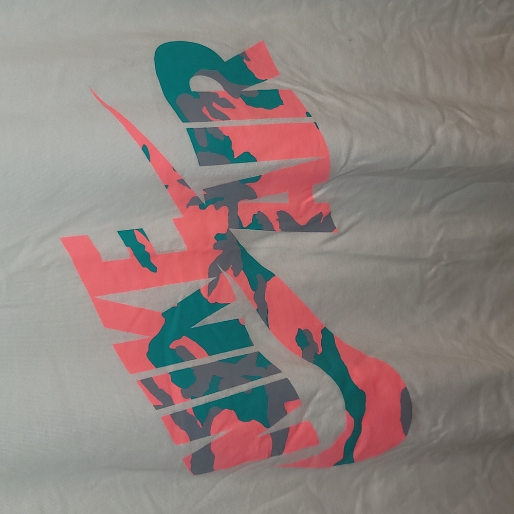 Nike - Picture 2 of 3